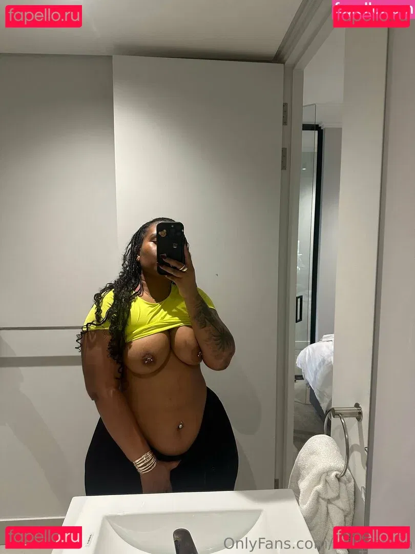 Xoli Mfeka Onlyfans Photo Gallery 