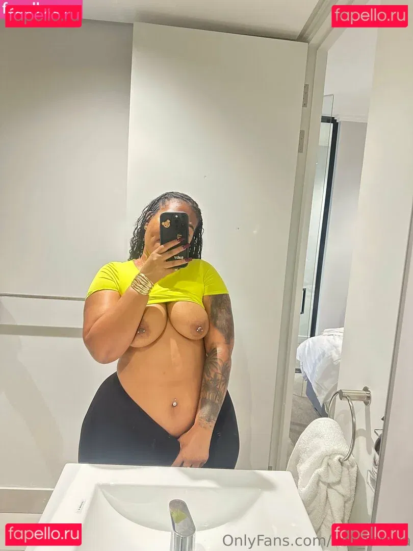 Xoli Mfeka Onlyfans Photo Gallery 