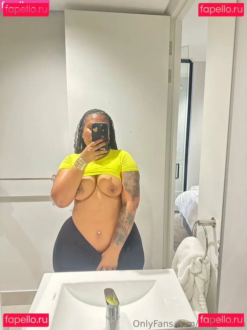 Xoli Mfeka Onlyfans Photo Gallery 