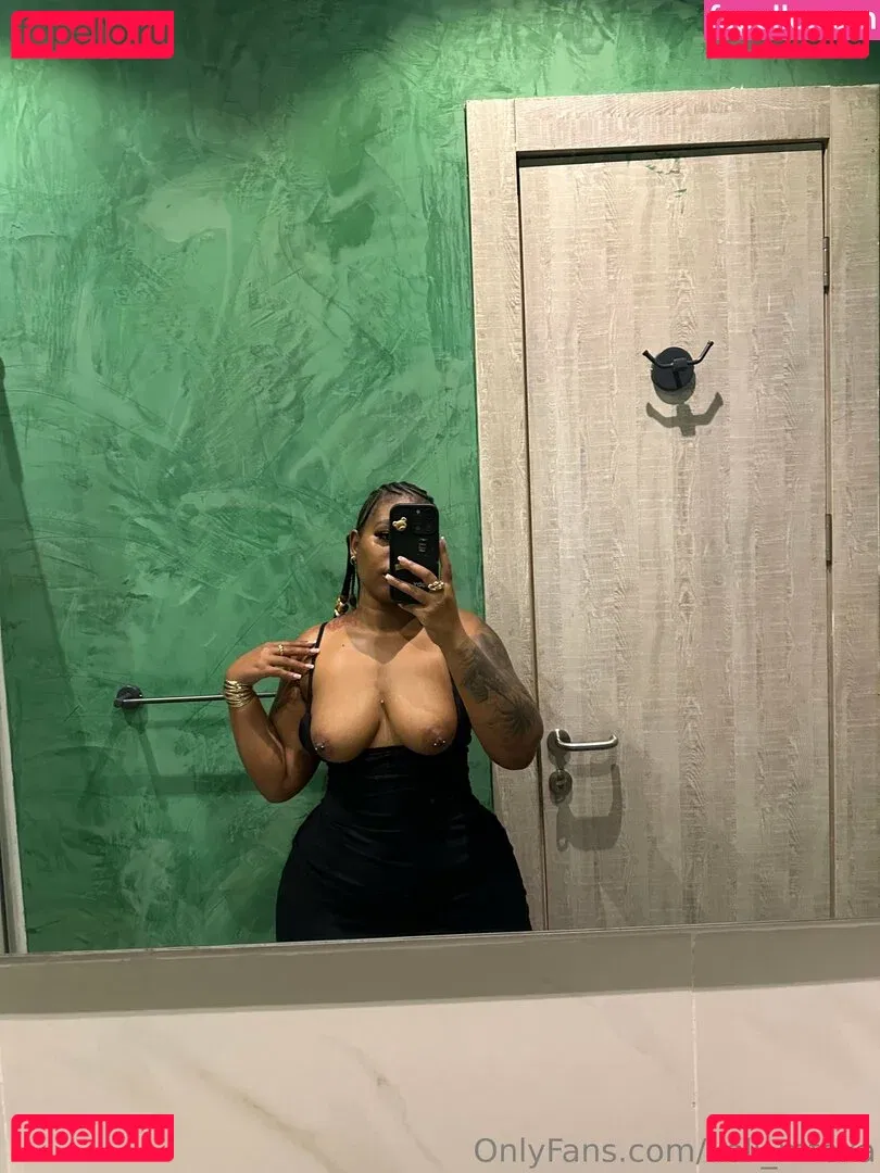 Xoli Mfeka Onlyfans Photo Gallery 