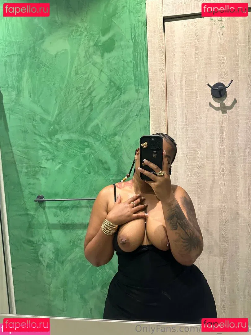 Xoli Mfeka Onlyfans Photo Gallery 