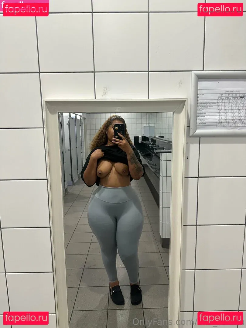 Xoli Mfeka Onlyfans Photo Gallery 