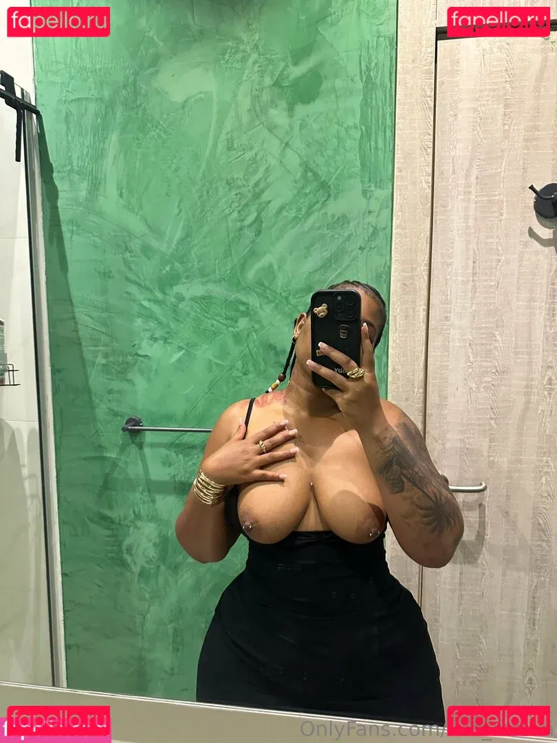 Xoli Mfeka Onlyfans Photo Gallery 