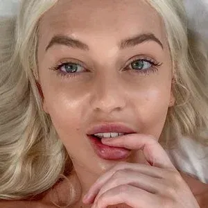 Aurora Angel Onlyfans Photo Gallery 