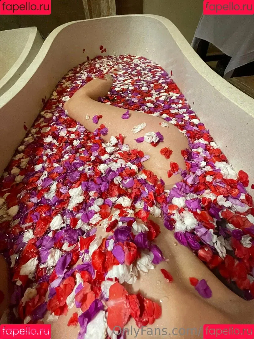 anapuru Onlyfans Photo Gallery 