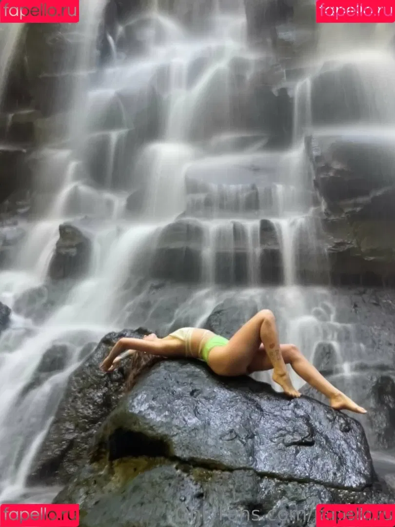 anapuru Onlyfans Photo Gallery 