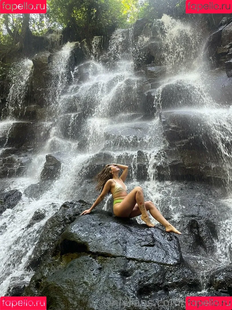 anapuru Onlyfans Photo Gallery 