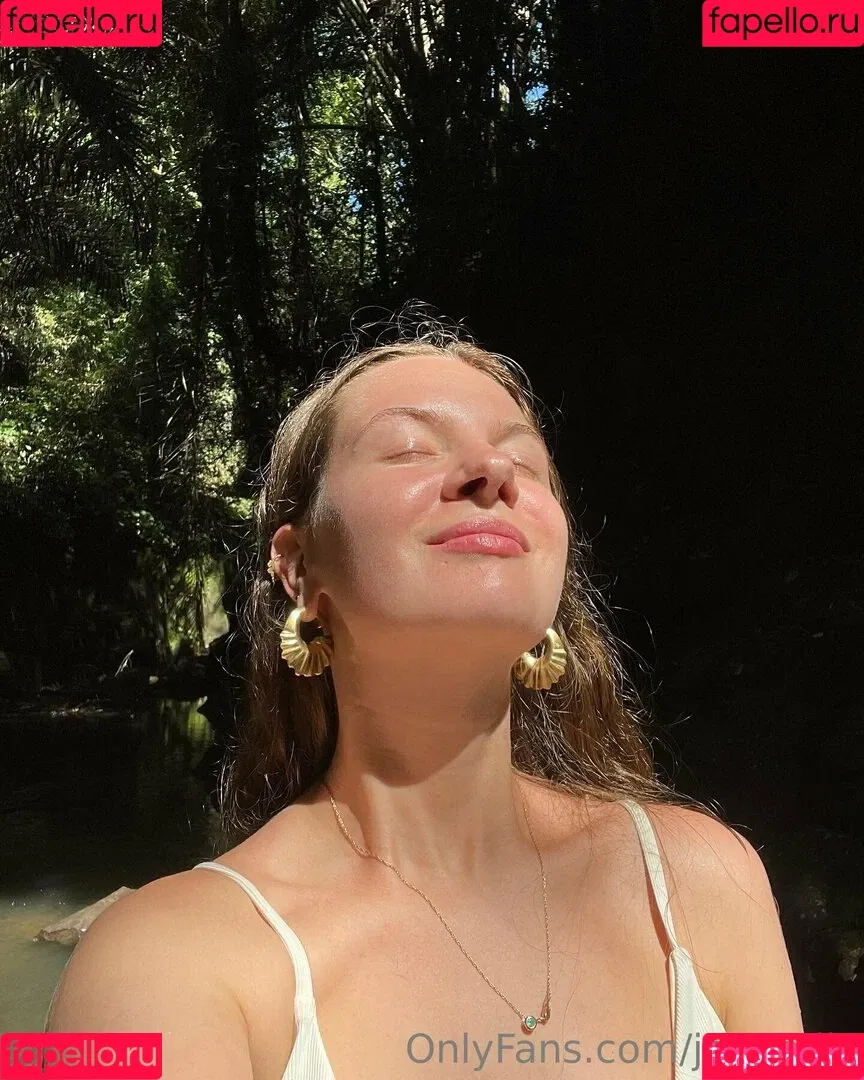anapuru Onlyfans Photo Gallery 