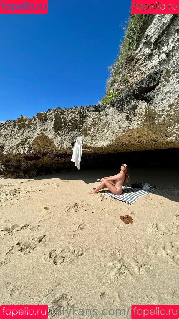 anapuru Onlyfans Photo Gallery 