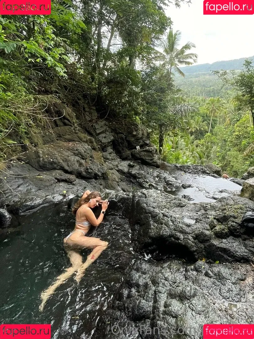 anapuru Onlyfans Photo Gallery 