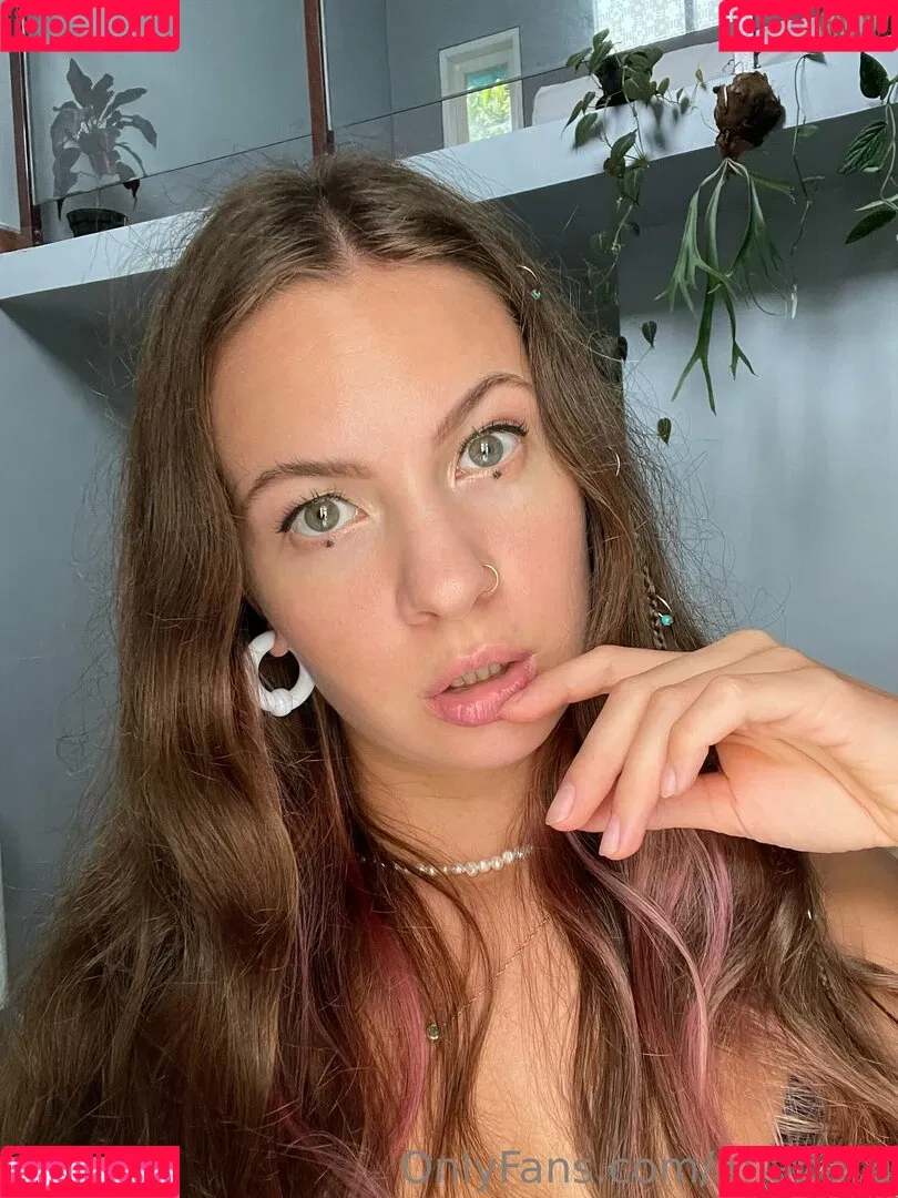 anapuru Onlyfans Photo Gallery 
