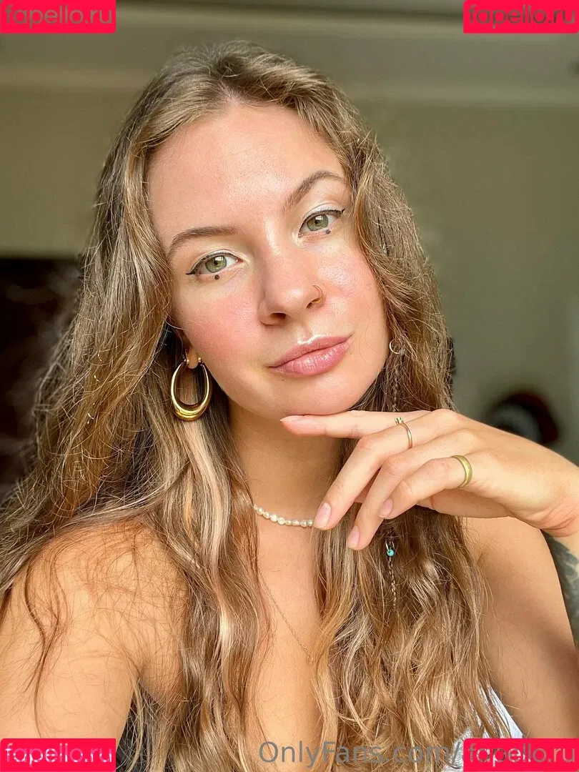 anapuru Onlyfans Photo Gallery 