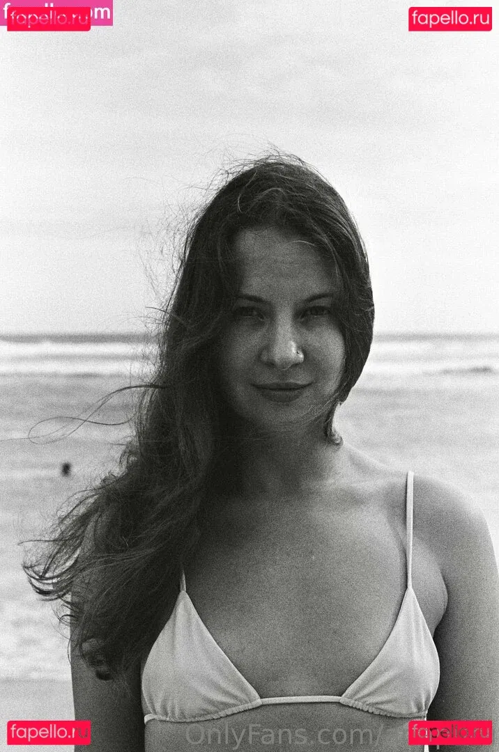 anapuru Onlyfans Photo Gallery 