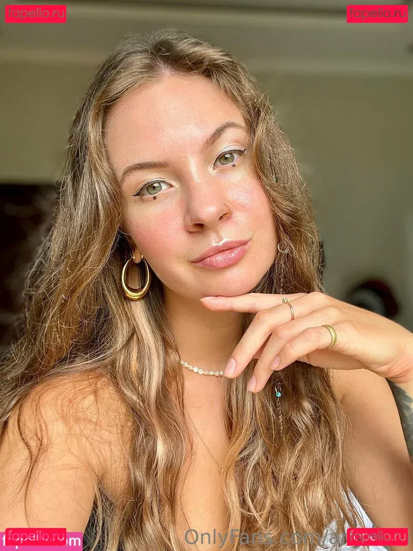 anapuru Onlyfans Photo Gallery 