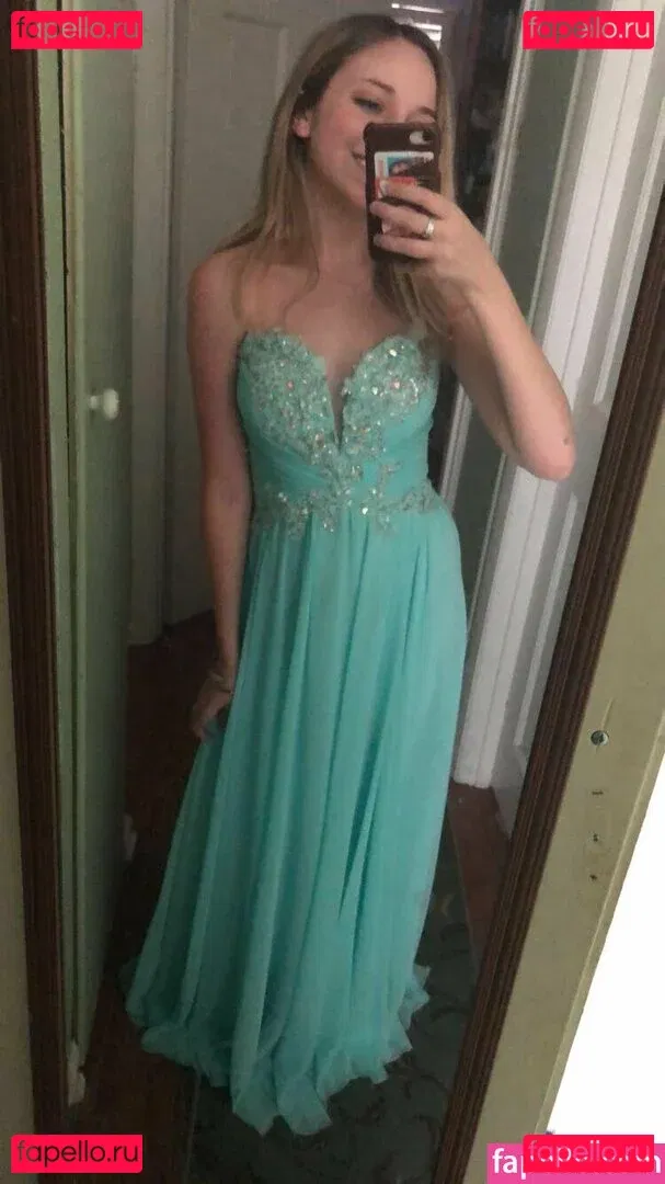 Ellie Schnitt Onlyfans Photo Gallery 