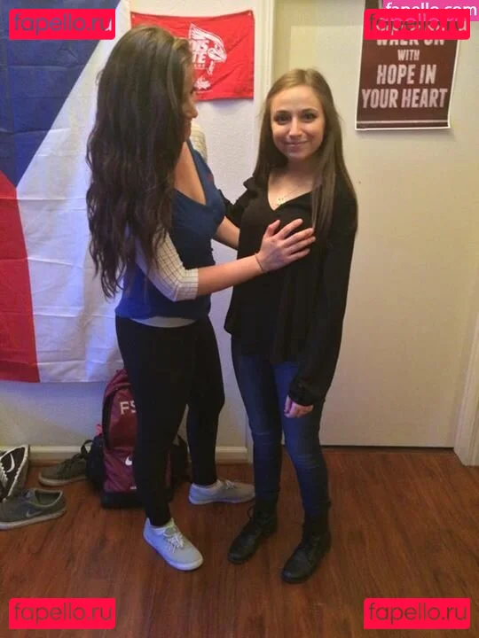 Ellie Schnitt Onlyfans Photo Gallery 