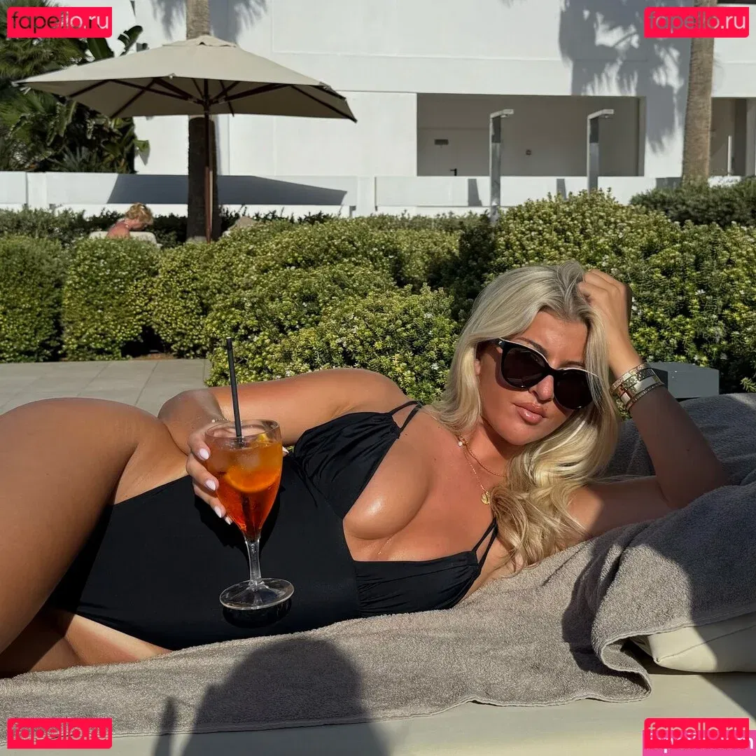 izzytaffs Onlyfans Photo Gallery 