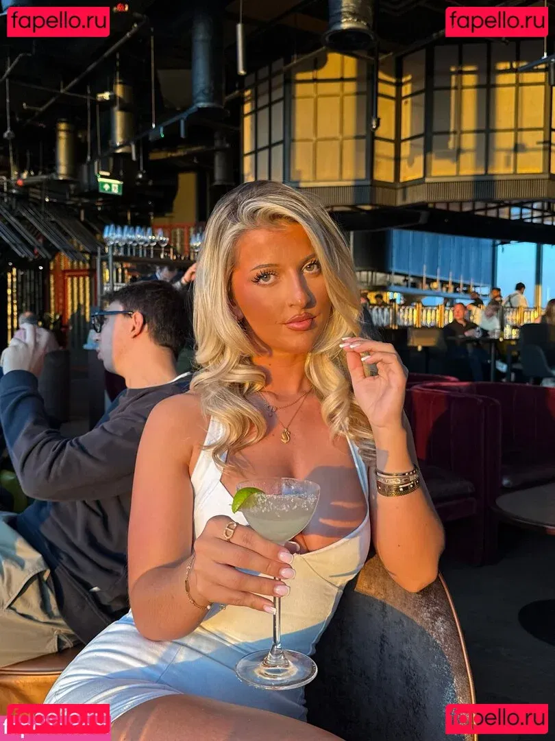 izzytaffs Onlyfans Photo Gallery 