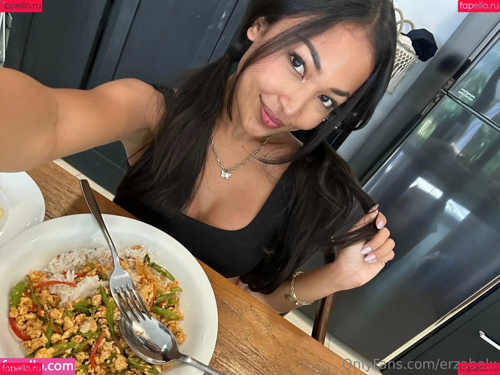 erzabelx Onlyfans Photo Gallery 