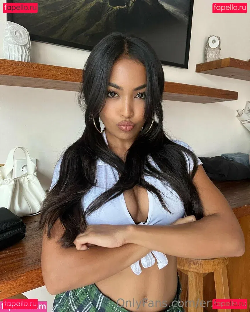 erzabelx Onlyfans Photo Gallery 