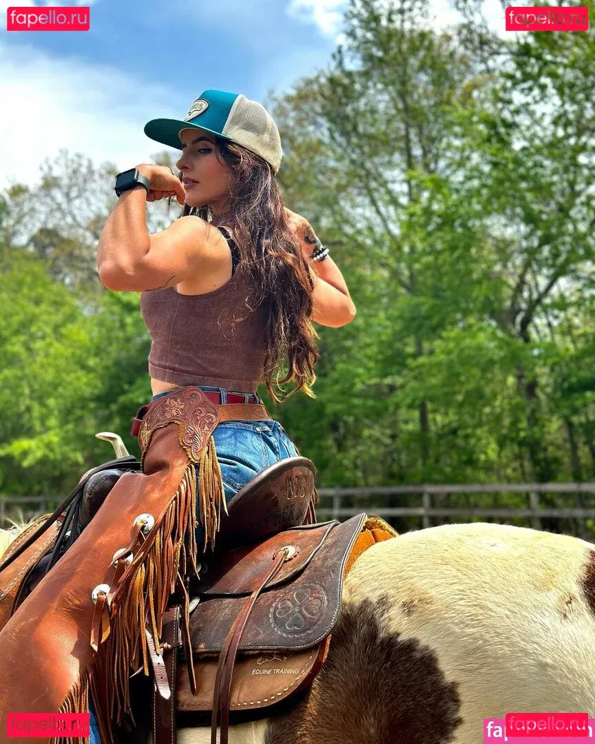 Artoftheequine Onlyfans Photo Gallery 