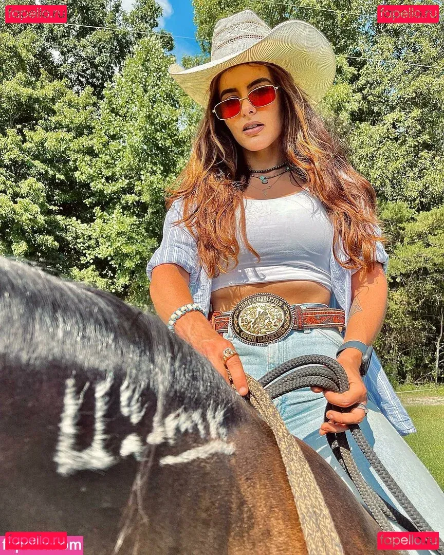 Artoftheequine Onlyfans Photo Gallery 