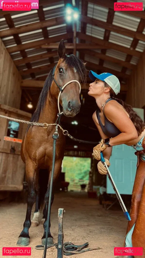 Artoftheequine Onlyfans Photo Gallery 