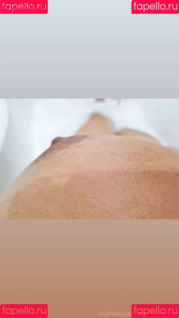 honeybe.e Onlyfans Photo Gallery 