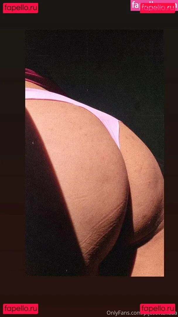 honeybe.e Onlyfans Photo Gallery 