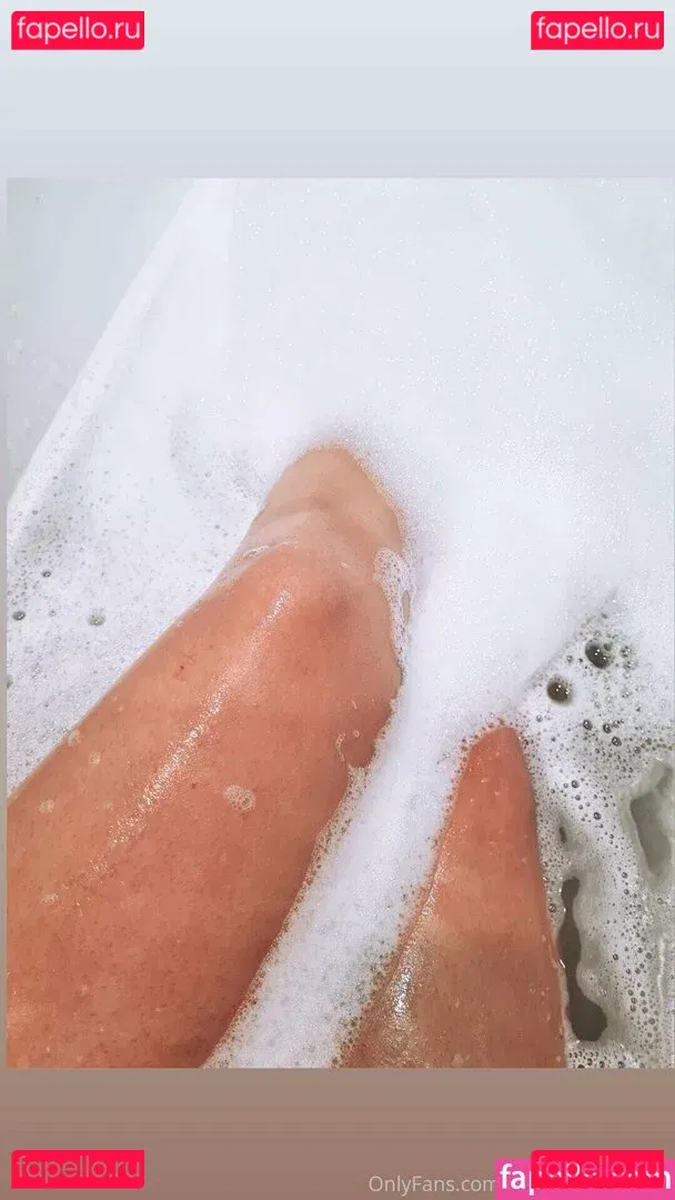 honeybe.e Onlyfans Photo Gallery 