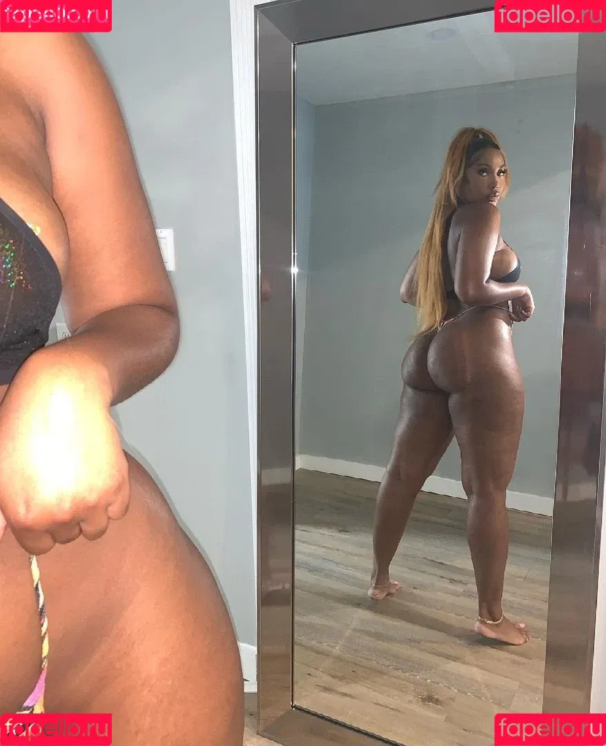 SoBomb Onlyfans Photo Gallery 