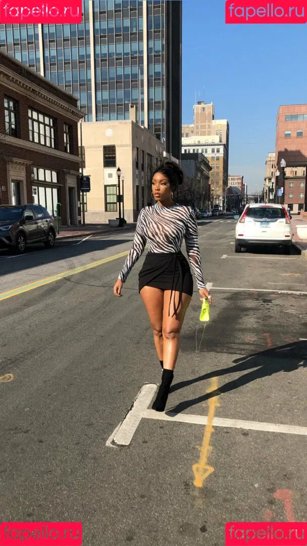SoBomb Onlyfans Photo Gallery 