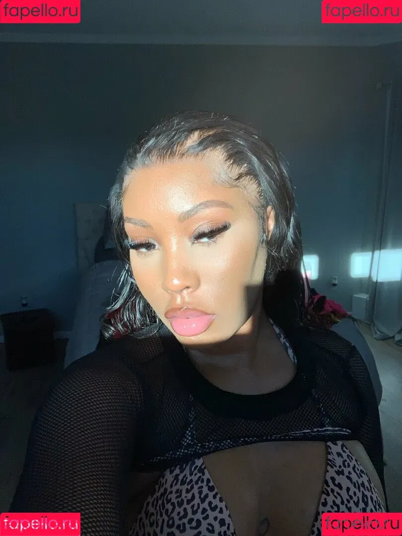 SoBomb Onlyfans Photo Gallery 