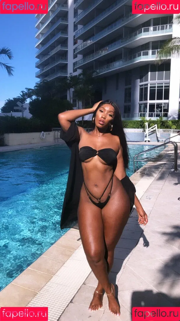 SoBomb Onlyfans Photo Gallery 