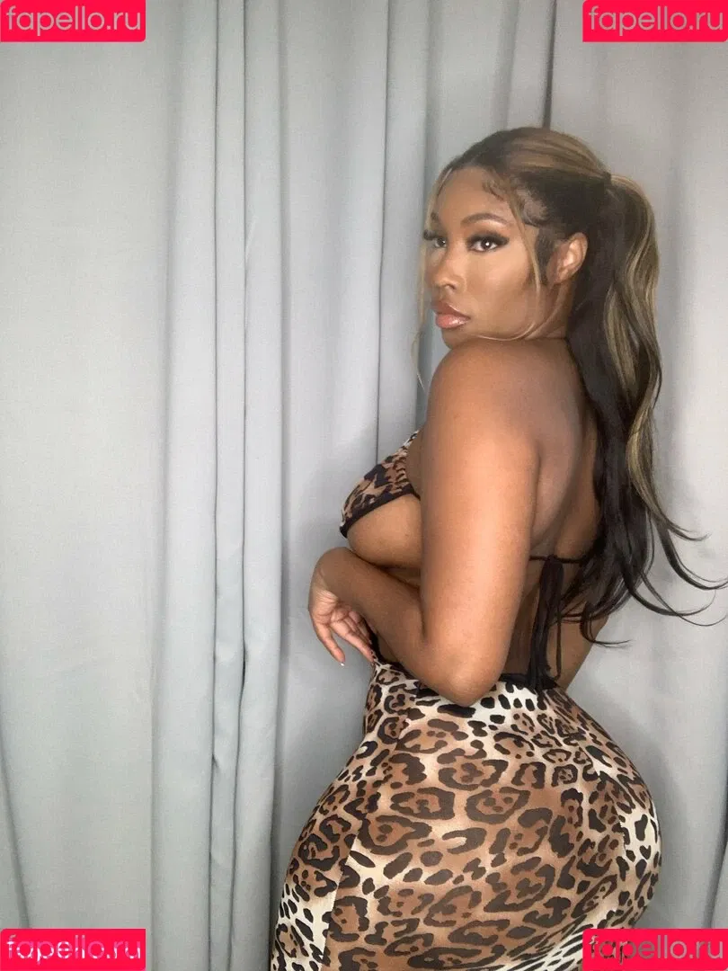 SoBomb Onlyfans Photo Gallery 