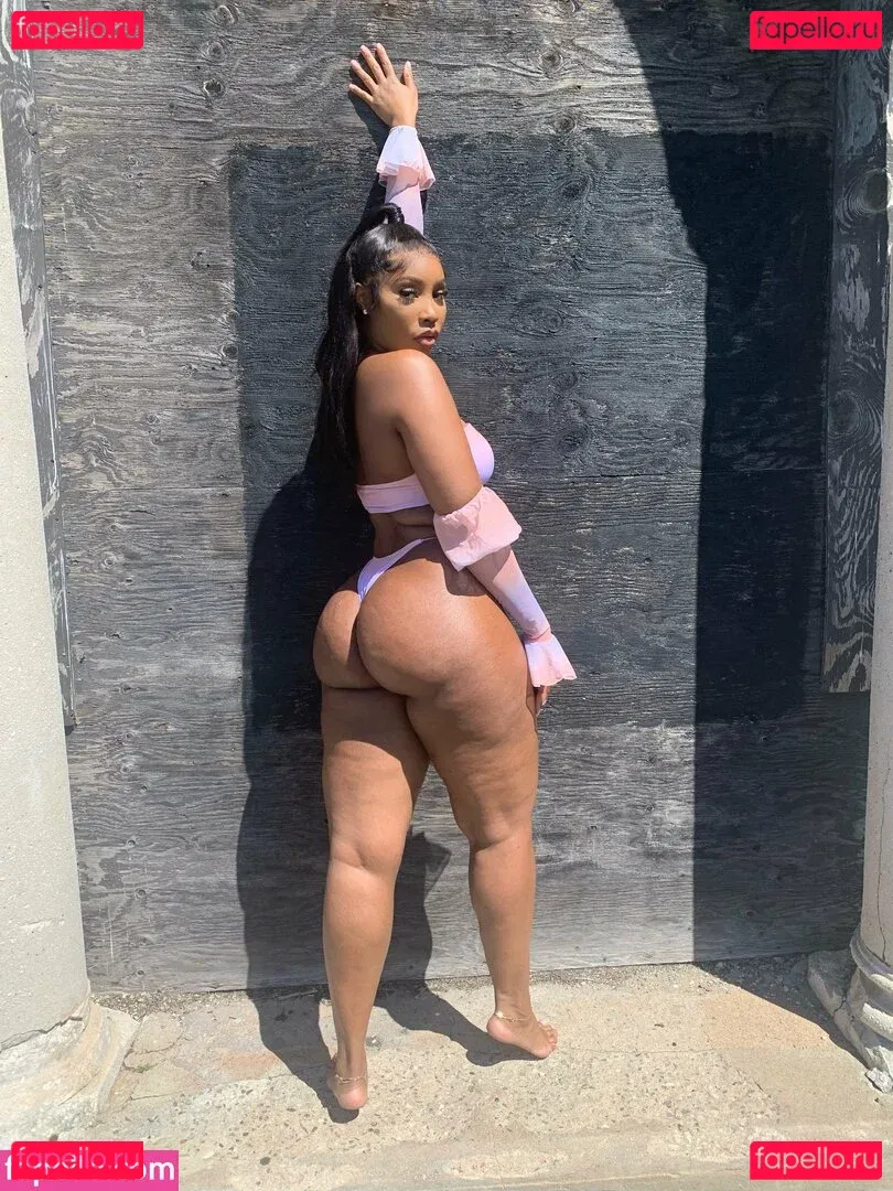 SoBomb Onlyfans Photo Gallery 