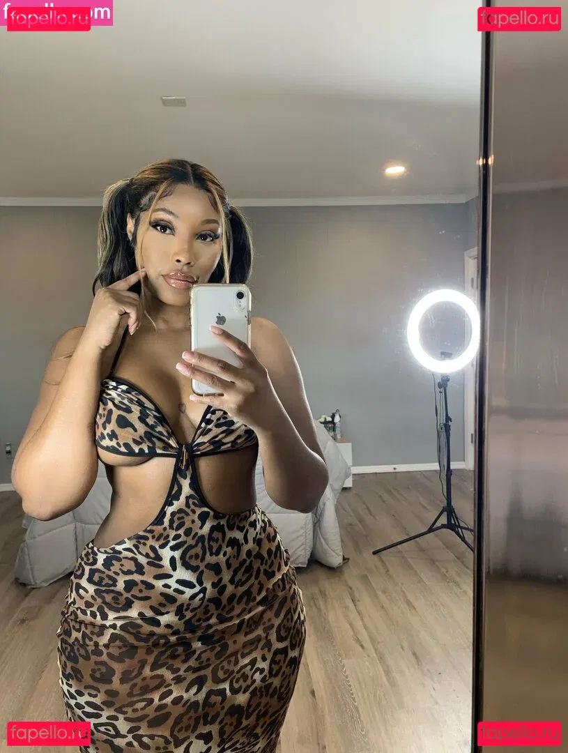 SoBomb Onlyfans Photo Gallery 