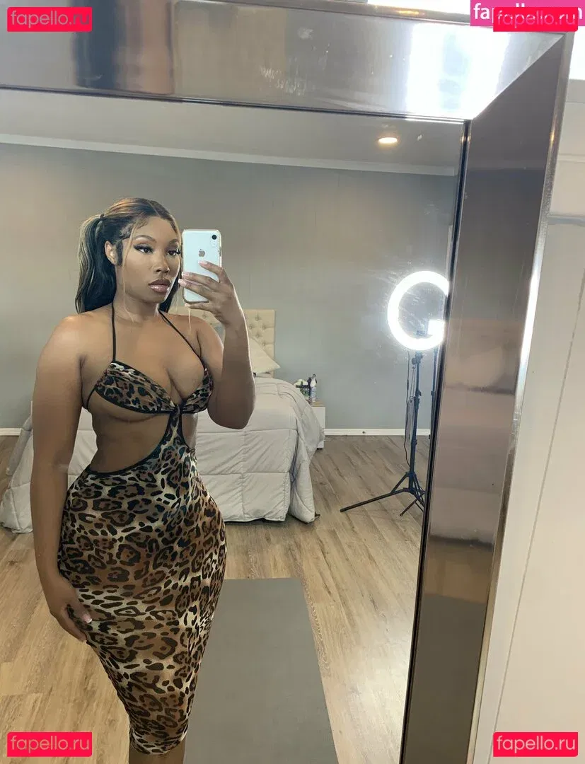 SoBomb Onlyfans Photo Gallery 