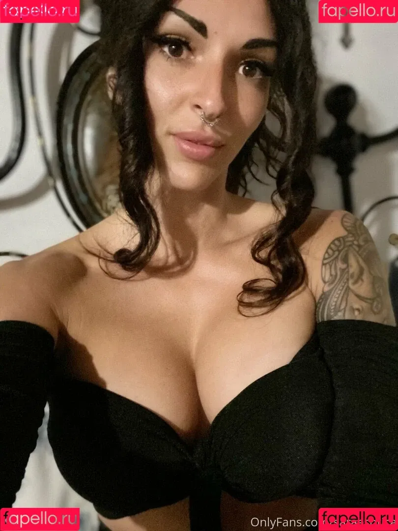 saraesotica Onlyfans Photo Gallery 