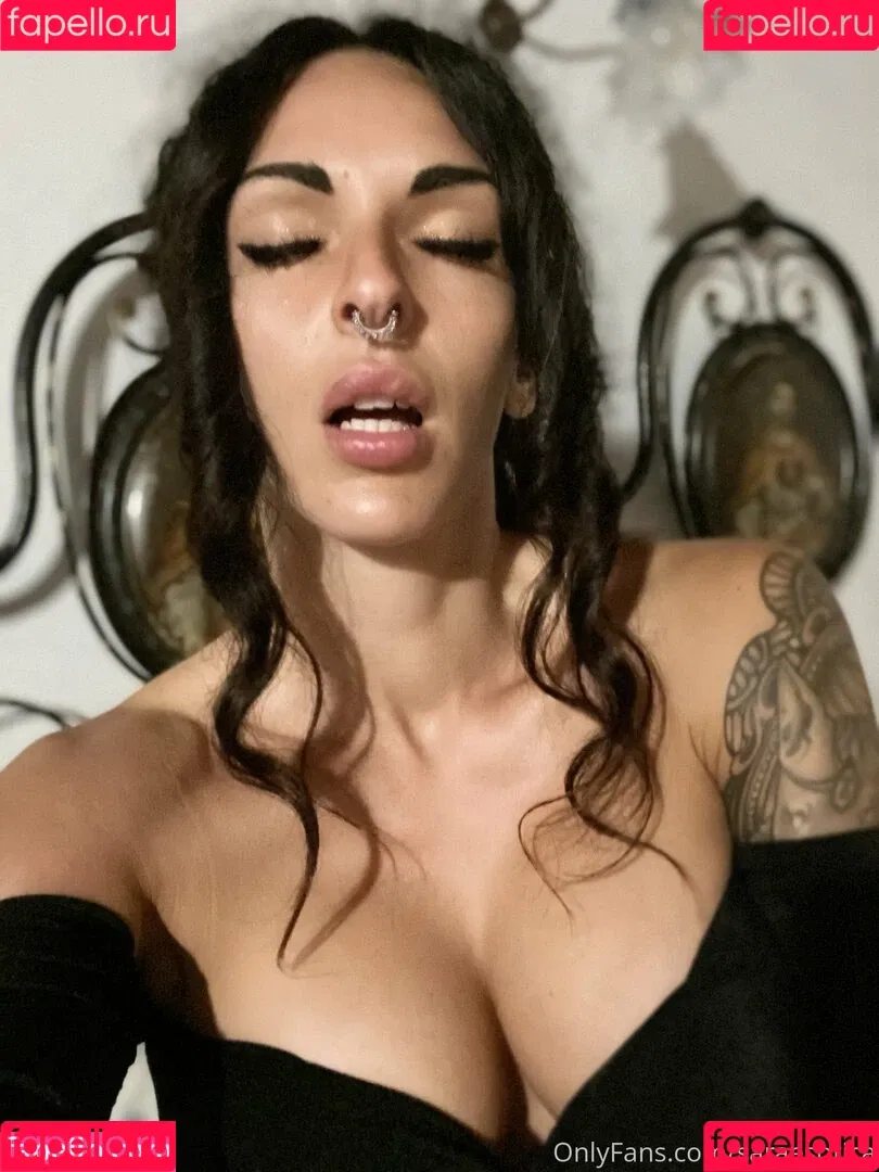 saraesotica Onlyfans Photo Gallery 