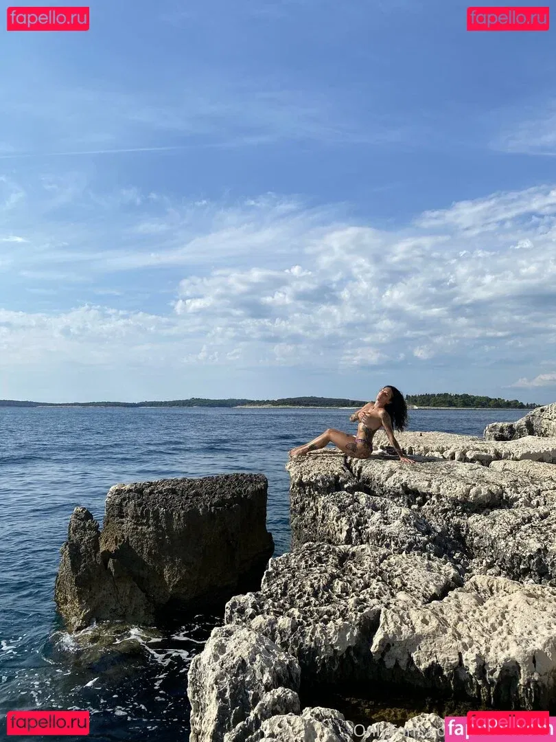 saraesotica Onlyfans Photo Gallery 