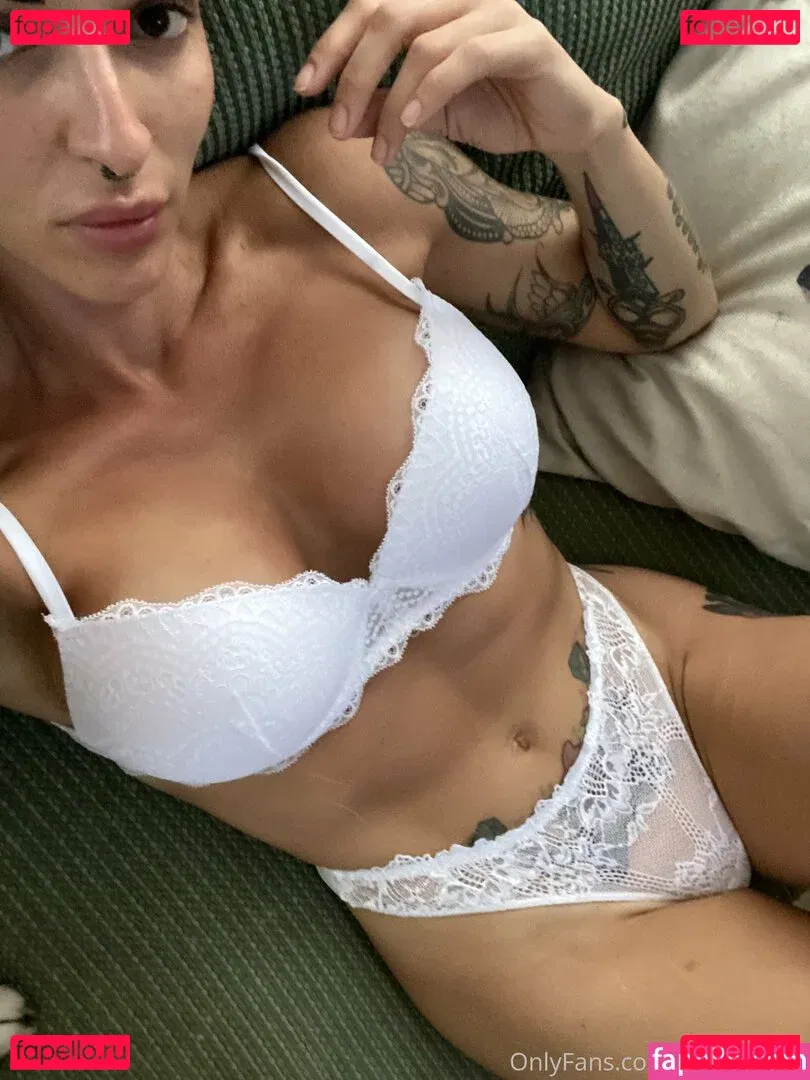 saraesotica Onlyfans Photo Gallery 