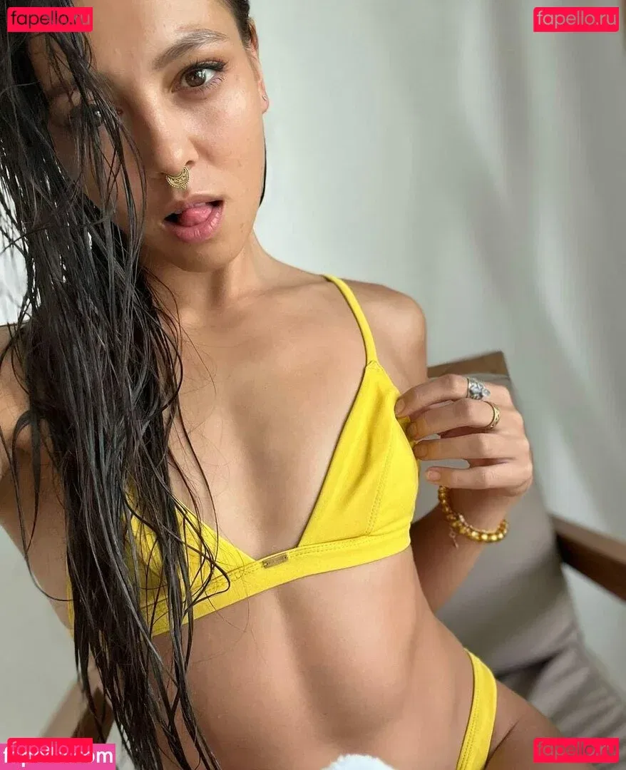 Mona Azar Onlyfans Photo Gallery 