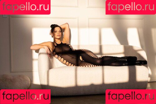 Mona Azar Onlyfans Photo Gallery 