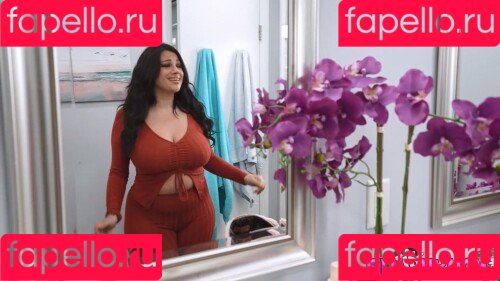 Mona Azar Onlyfans Photo Gallery 