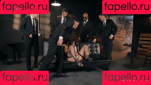 Mona Azar Onlyfans Photo Gallery 