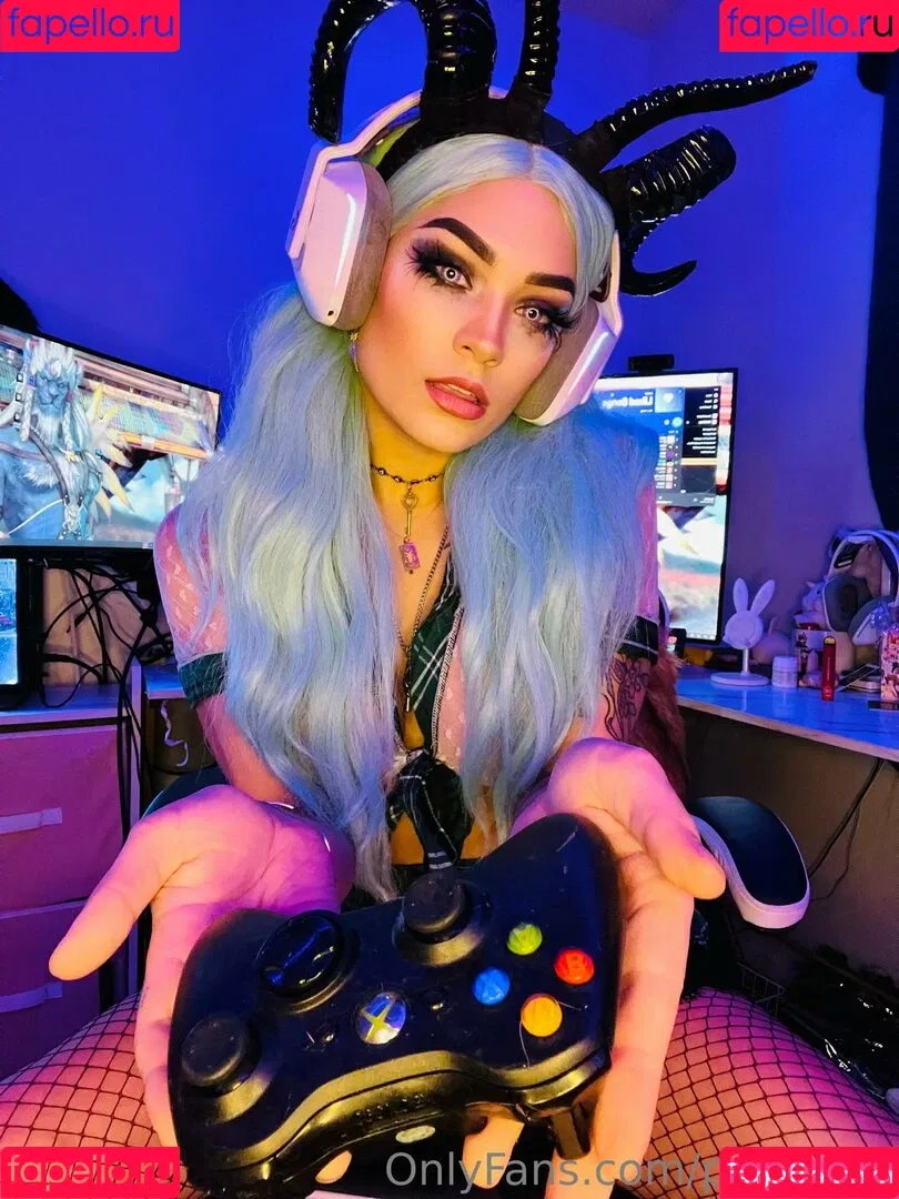 pariseike Onlyfans Photo Gallery 