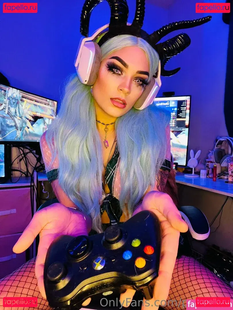 pariseike Onlyfans Photo Gallery 