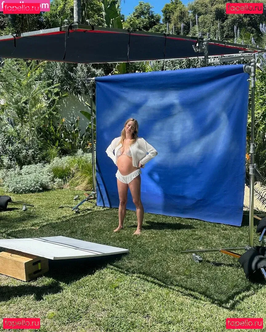 Molly Baz Onlyfans Photo Gallery 