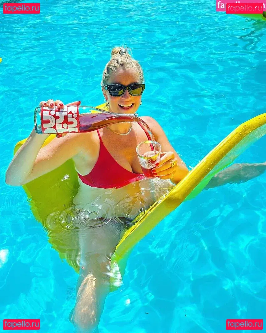 Molly Baz Onlyfans Photo Gallery 